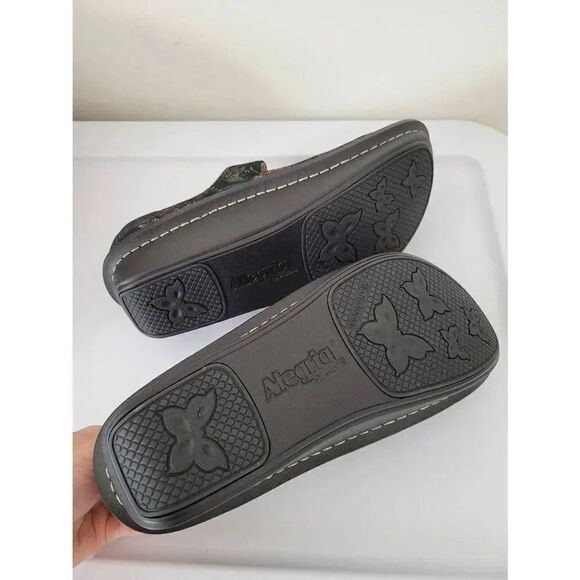 Alegria Paloma Winter Garden 37 W NWOB - Picture 5 of 8